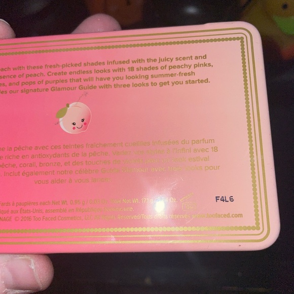 Too faced peach pallet 🍑 - Picture 4 of 4
